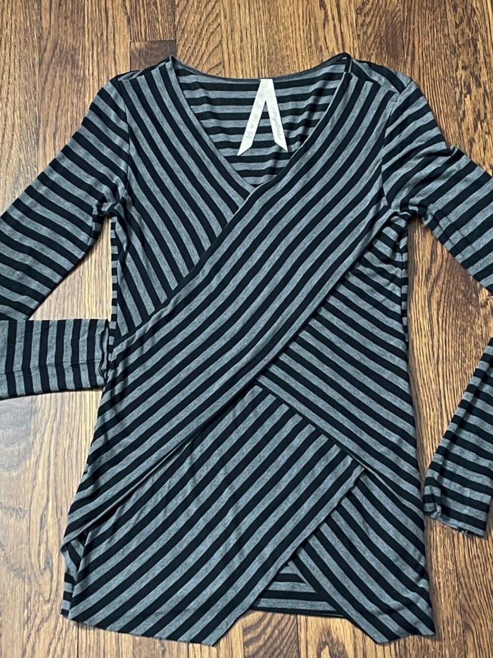 Mystree Womens Top Small Black Gray Stripe Wrap Long Sleeve Stretch